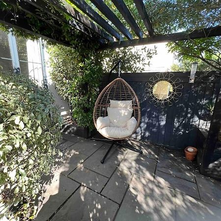 Private Garden Oasis In Central 布里斯托 外观 照片